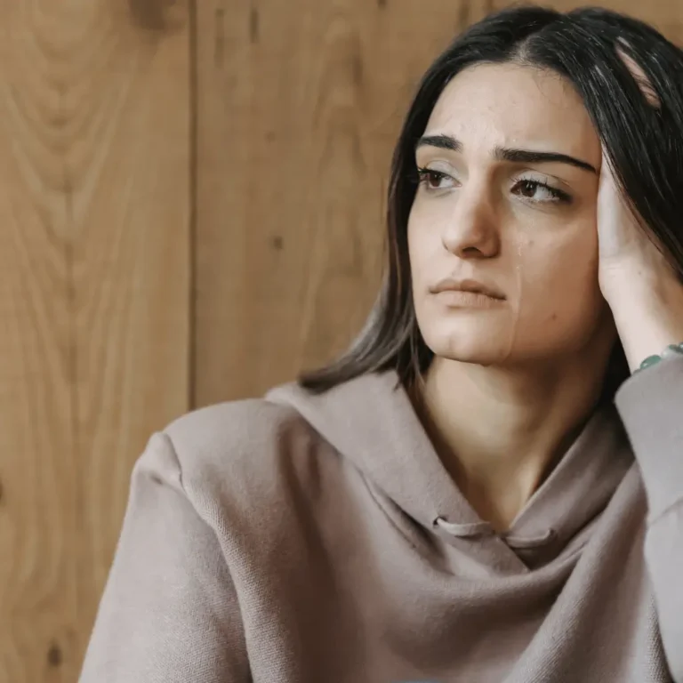 10 Signs and Symptoms of Depression: A Comprehensive Guide to Recognizing the Early Warning Signs and Symptoms of Depression